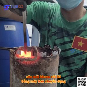 sua mui khoan rut loi bang may han chuyen dung